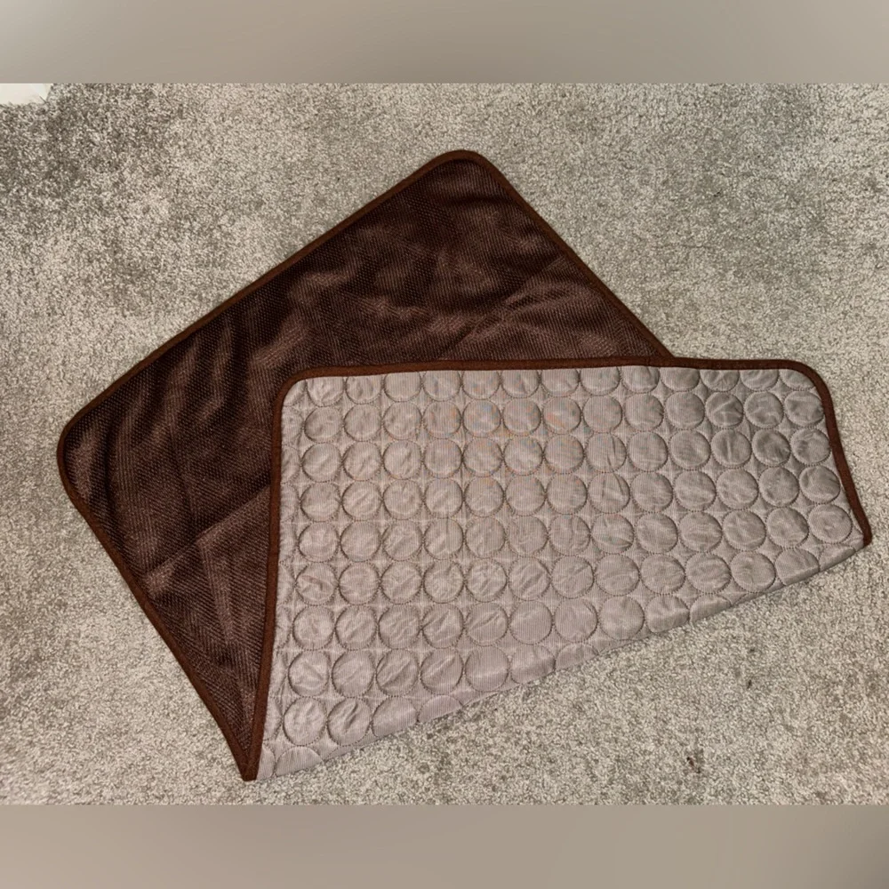 Pet self cooling mat